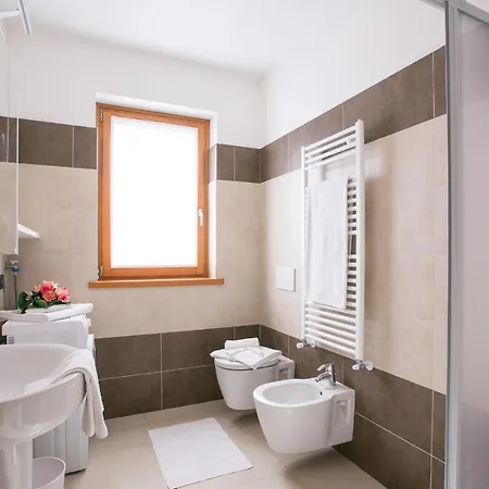 Sleeps 6 Pool Air Con بيت للعطل *